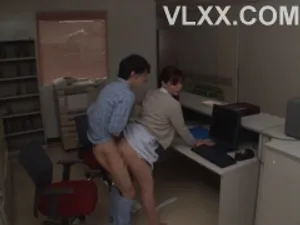 Bị nhốt trong căn phòng ngập rác với tên thất nghiệp biến thái