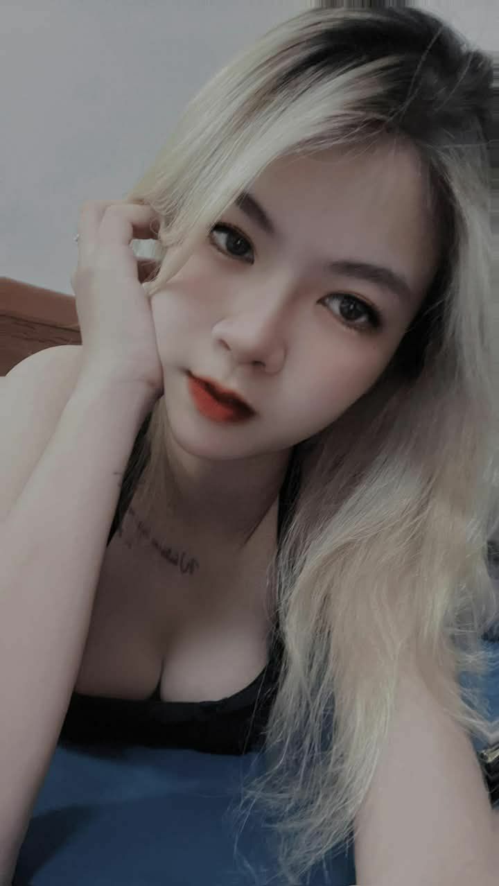 Bạn có thể bắn tinh vào miệng cô nhân viên bênh viện bất cứ lúc nào ở bệnh viện